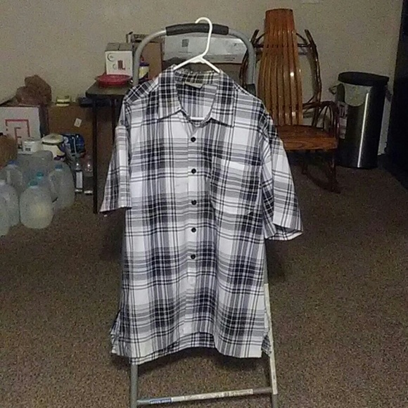 Black & white 100% pollyester.short sleeve shirt - Picture 1 of 1